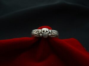 15 - Totenkopfring der SS
