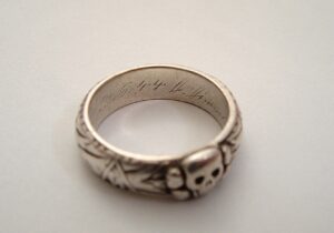 20 - Totenkopfring der SS