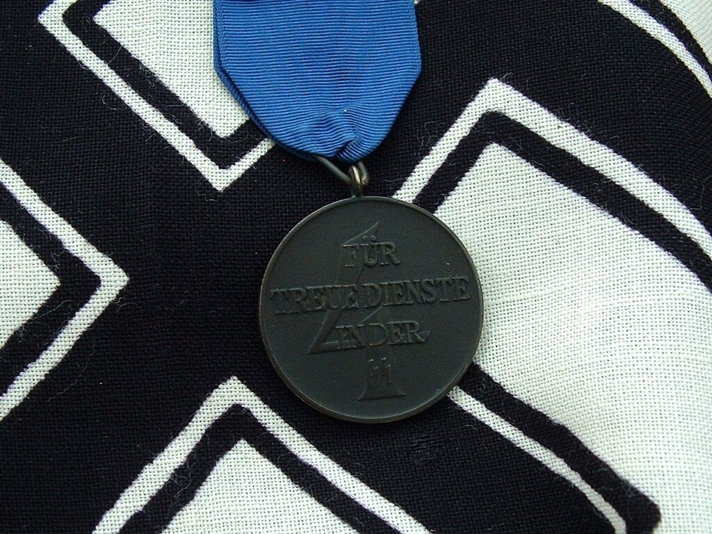 4 - SS 4 Year Long Service Award - M530