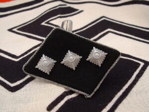 1 - Untersturmfuhrer's Rank Tab - C315