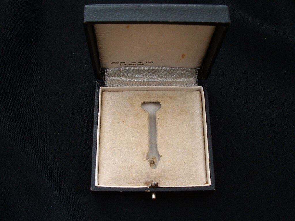 4 - Iron Cross 1st Class by Deumer - M535