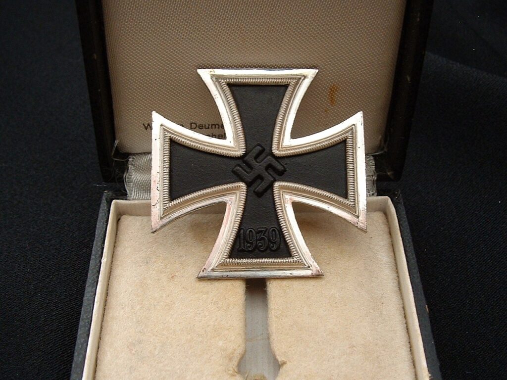 7 - Iron Cross 1st Class by Deumer - M535