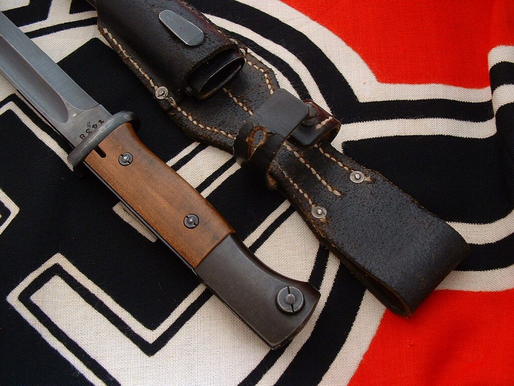 11 - K98 Bayonet 44 cvl by E. Pack - D1198
