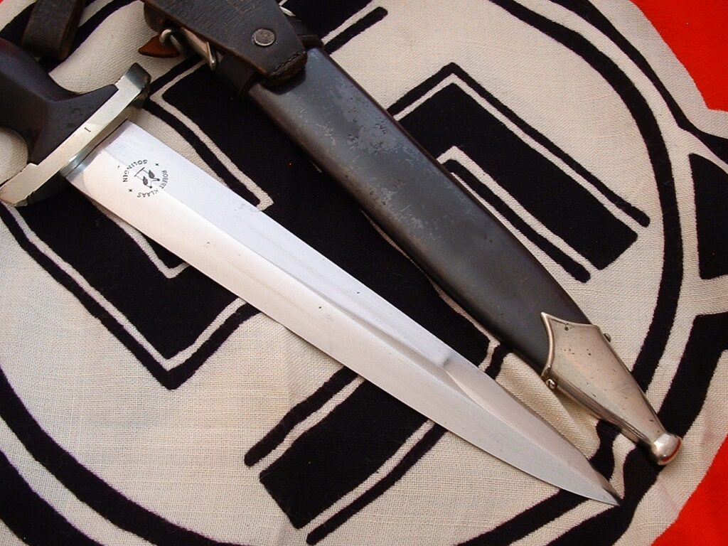 11 - M33 SS Dagger by Klaas - D1201