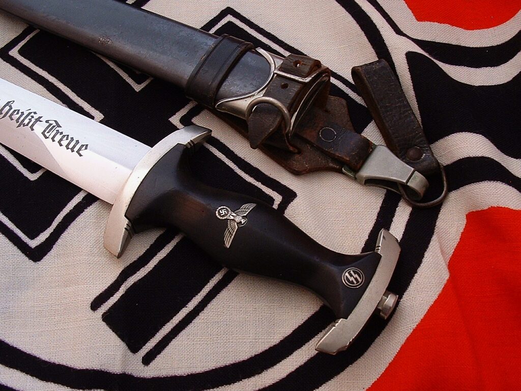 12 - M33 SS Dagger by Klaas - D1201