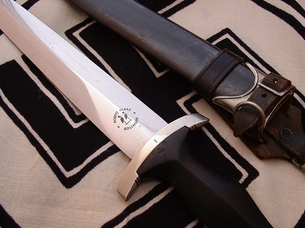 14 - M33 SS Dagger by Klaas - D1201