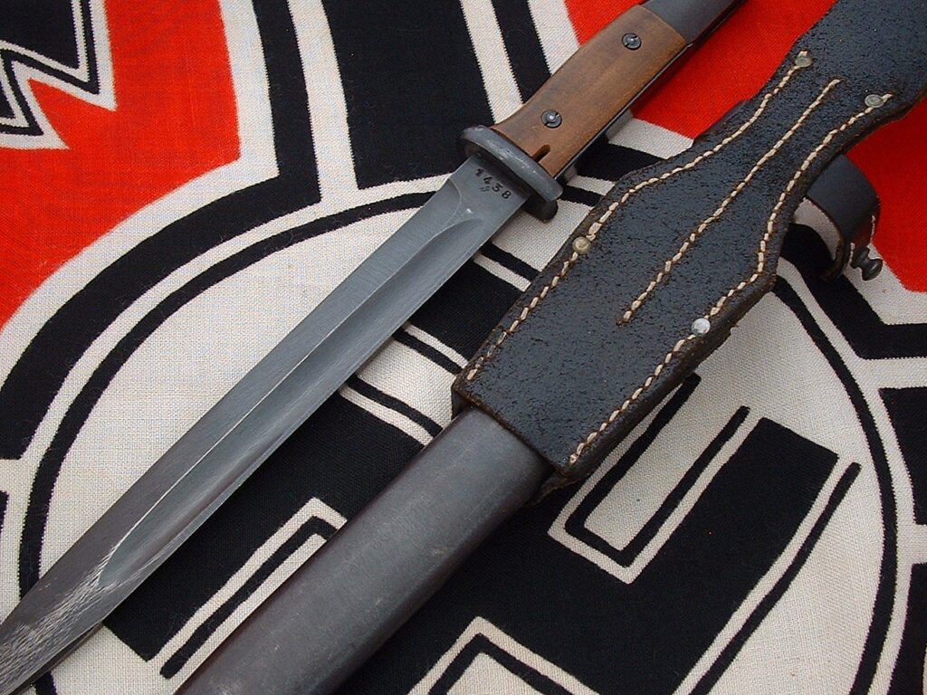 4 - K98 Bayonet 44 cvl by E. Pack - D1198
