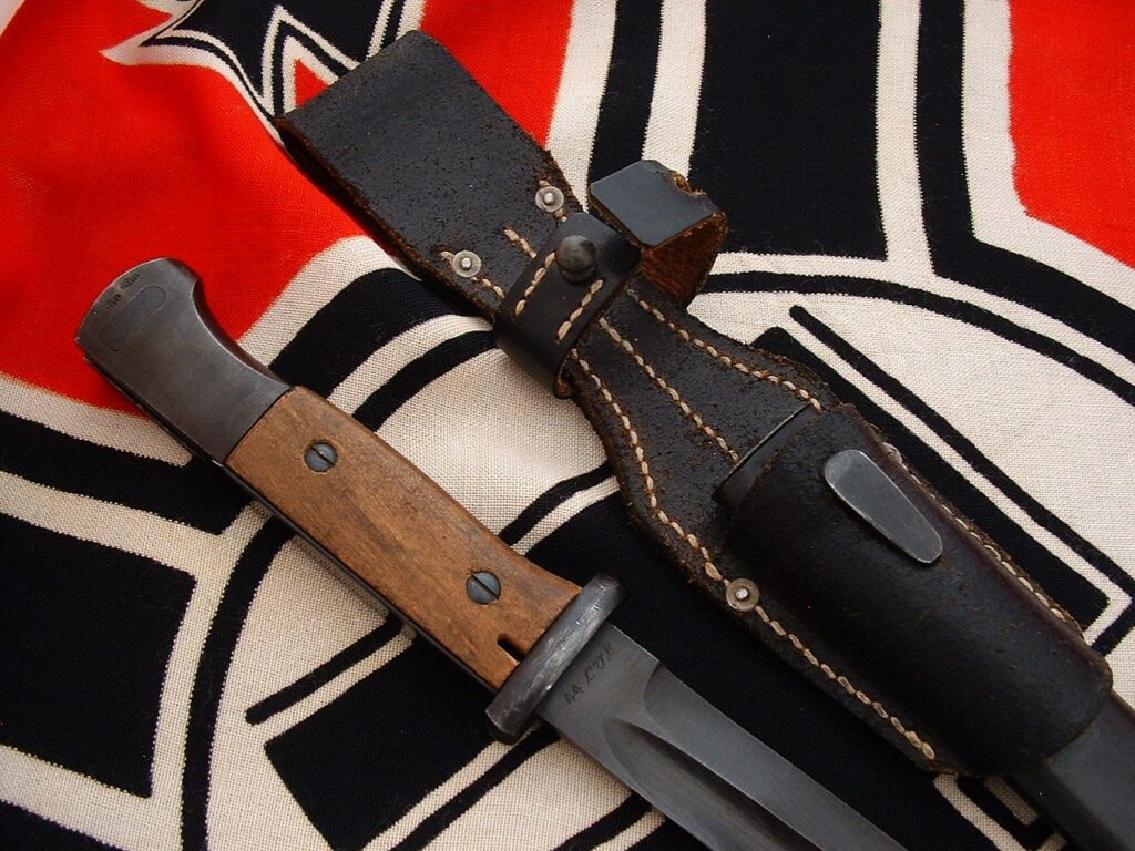 7 - K98 Bayonet 44 cvl by E. Pack - D1198