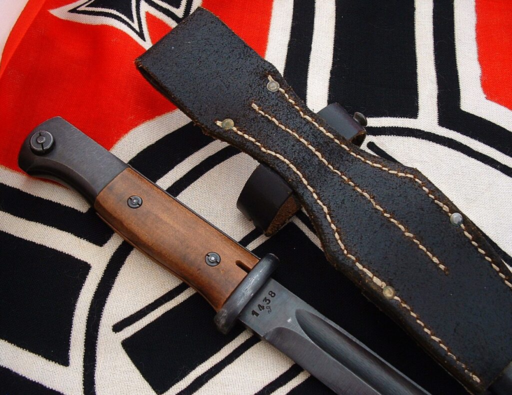 8 - K98 Bayonet 44 cvl by E. Pack - D1198