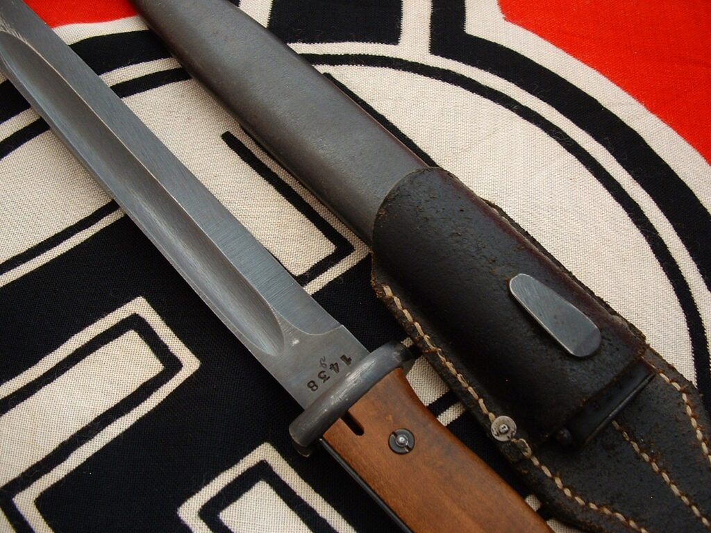 9 - K98 Bayonet 44 cvl by E. Pack - D1198
