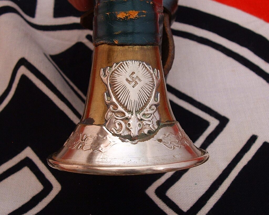 1 - Extremely Nice Hunting Association Horn - G271