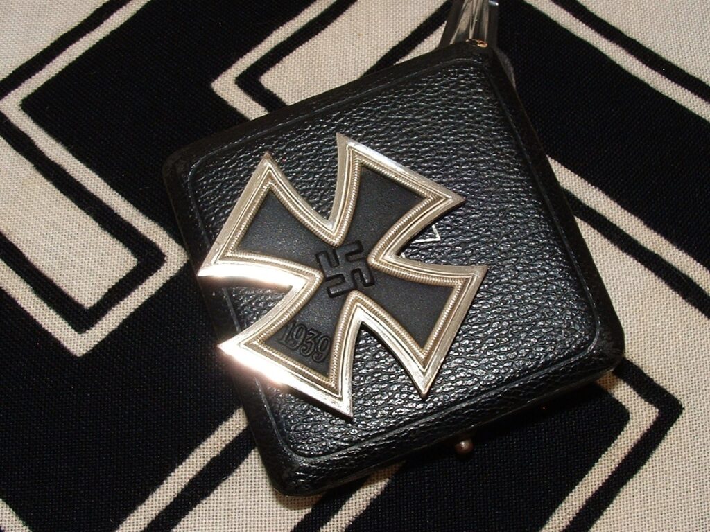 1 - Iron Cross 1st Class by Deumer - M550