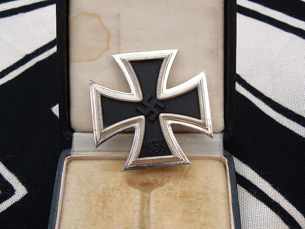 4 - Iron Cross 1st Class by Deumer - M550