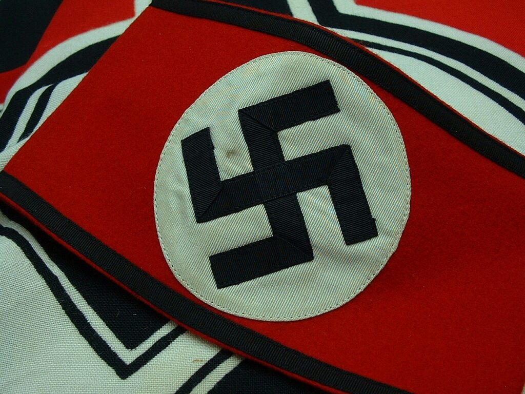 4 - SS Armband - C320