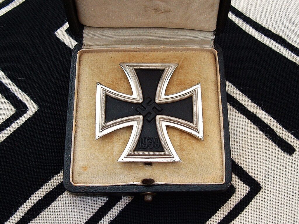 6 - Iron Cross 1st Class by Deumer - M550