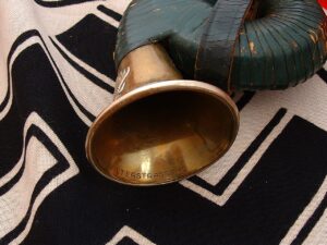 8 - Extremely Nice Hunting Association Horn - G271