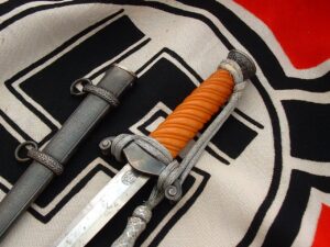 2 - Early Heer Officer's Dagger by Eickhorn - D1205