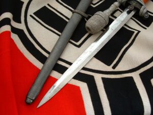 4 - Early Heer Officer's Dagger by Eickhorn - D1205