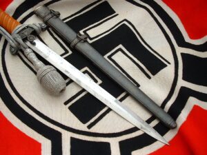 8 - Early Heer Officer's Dagger by Eickhorn - D1205