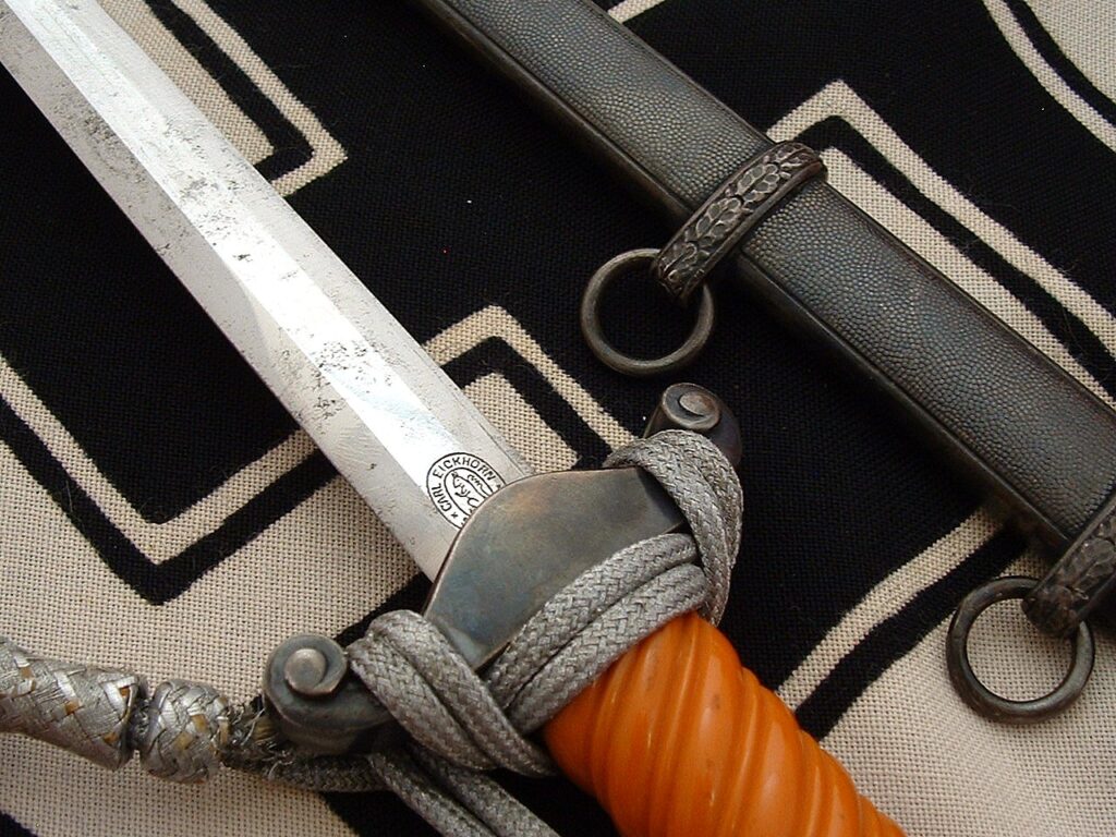 9 - Early Heer Officer's Dagger by Eickhorn - D1205