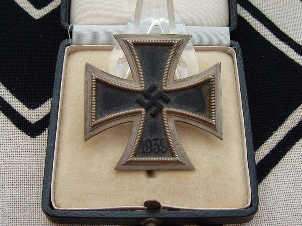 4 - 3rd Reich Iron Cross 1st Class by Deumer - M559