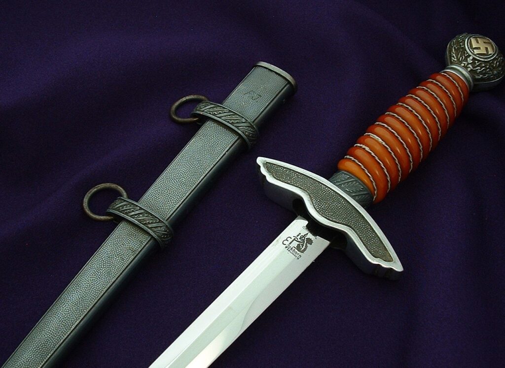 4 - Minty 2nd Model Luftwaffe Officer's Dagger by Eickhorn - D1206