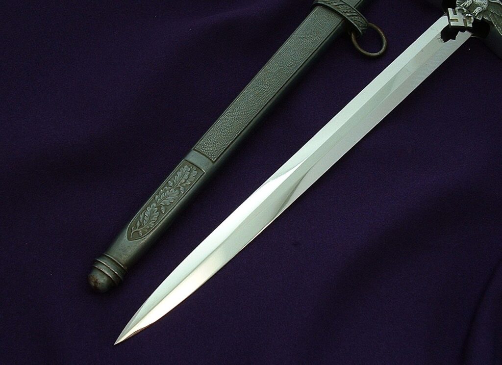 5 - Minty 2nd Model Luftwaffe Officer's Dagger by Eickhorn - D1206