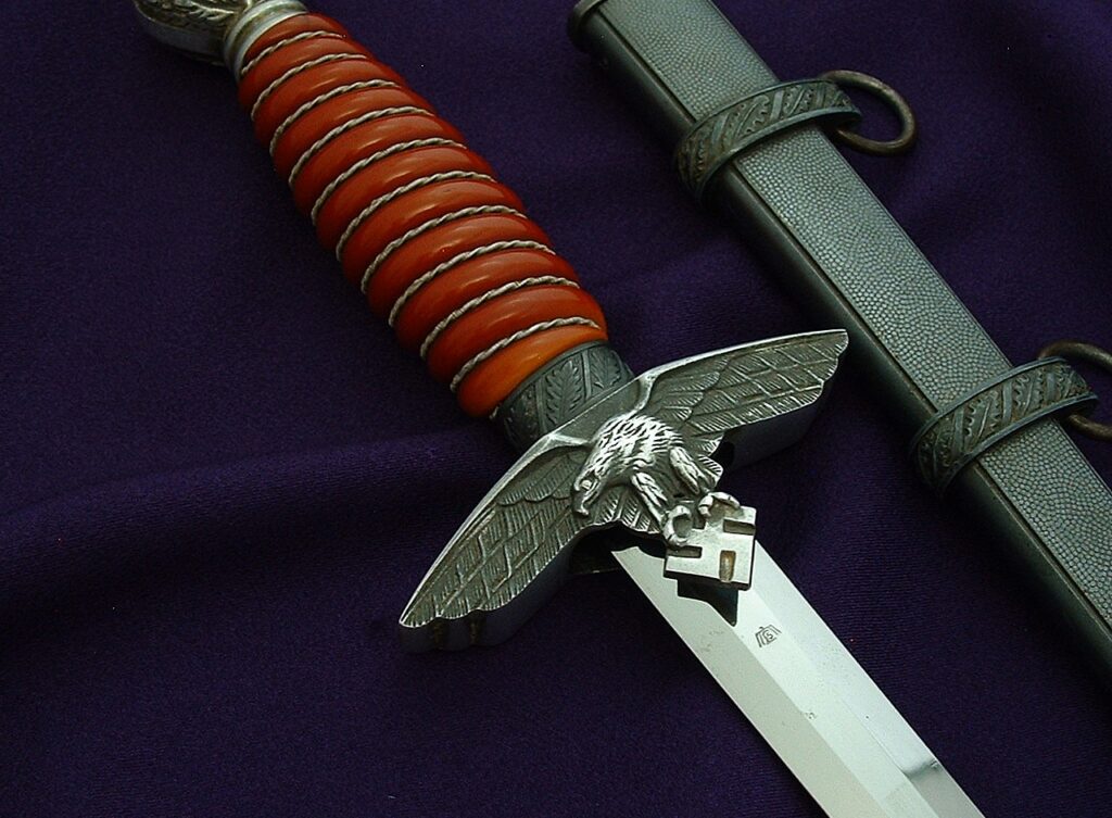 8 - Minty 2nd Model Luftwaffe Officer's Dagger by Eickhorn - D1206