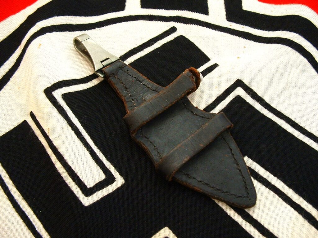 1 - SS Vertical Dagger Hanger - A791