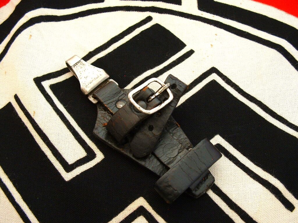 1 - SS Vertical Dagger Scabbard Hanger - A792