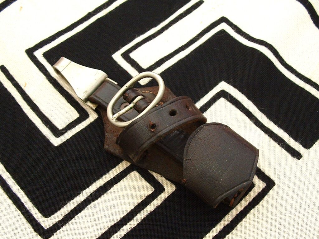 1 - Early SA Vertical Dagger Hanger - A793