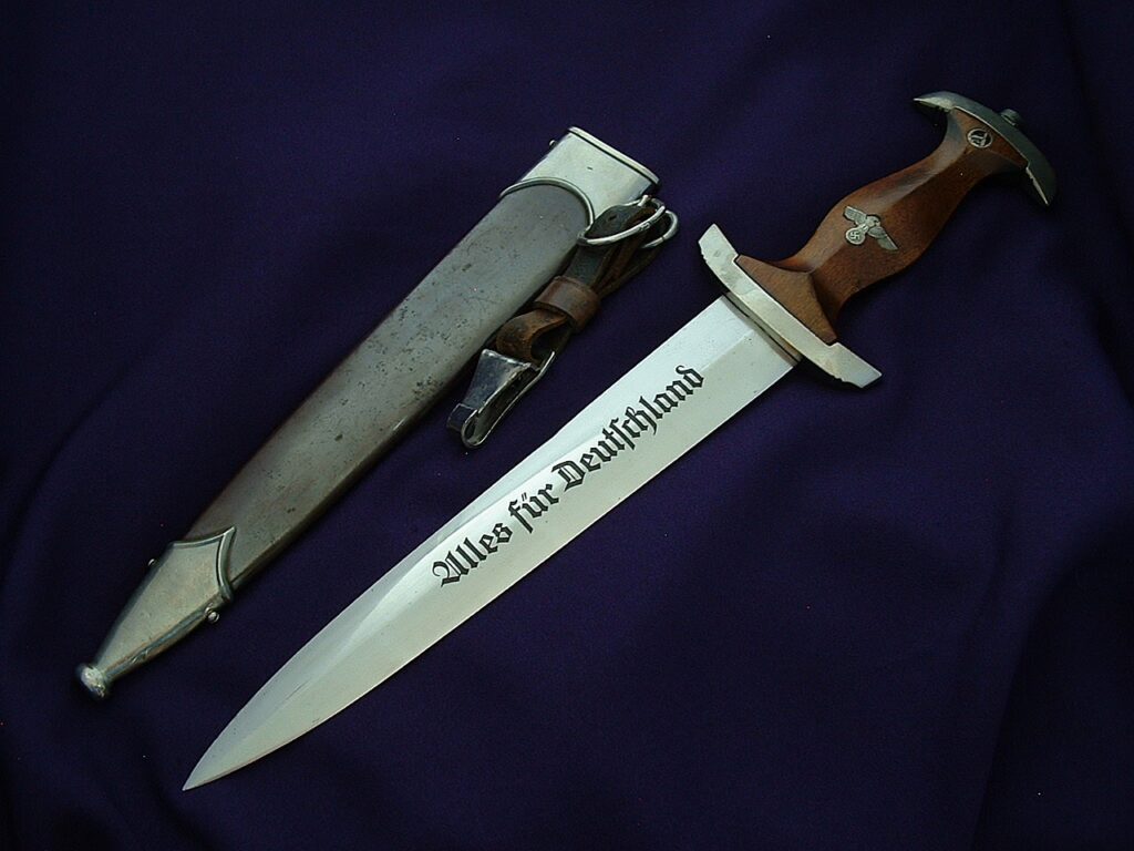 1 - Early Stormtrooper's Dagger by Bohmenachfl - D1220