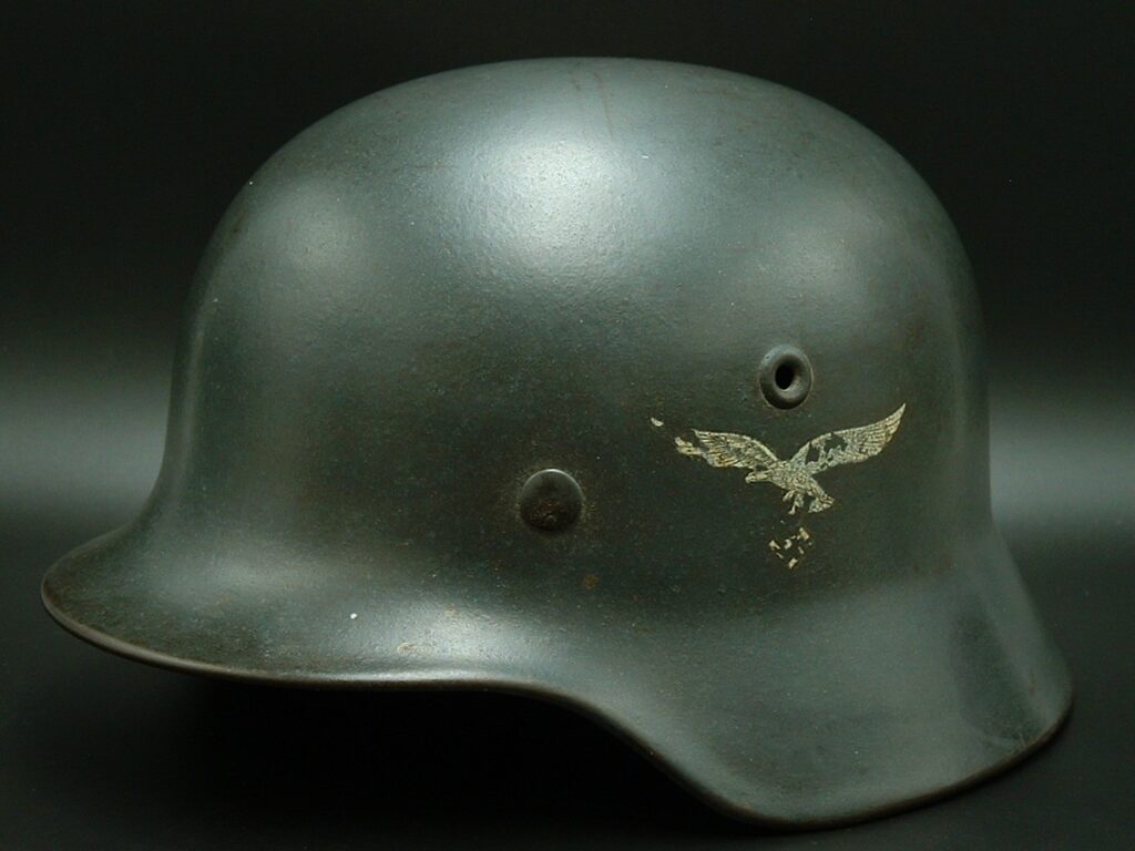 1 - M40 Luft Helmet SE62 - H229