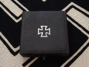 1 - WWI Iron Cross 1st Class by Königliches Münzamt Orden - M565