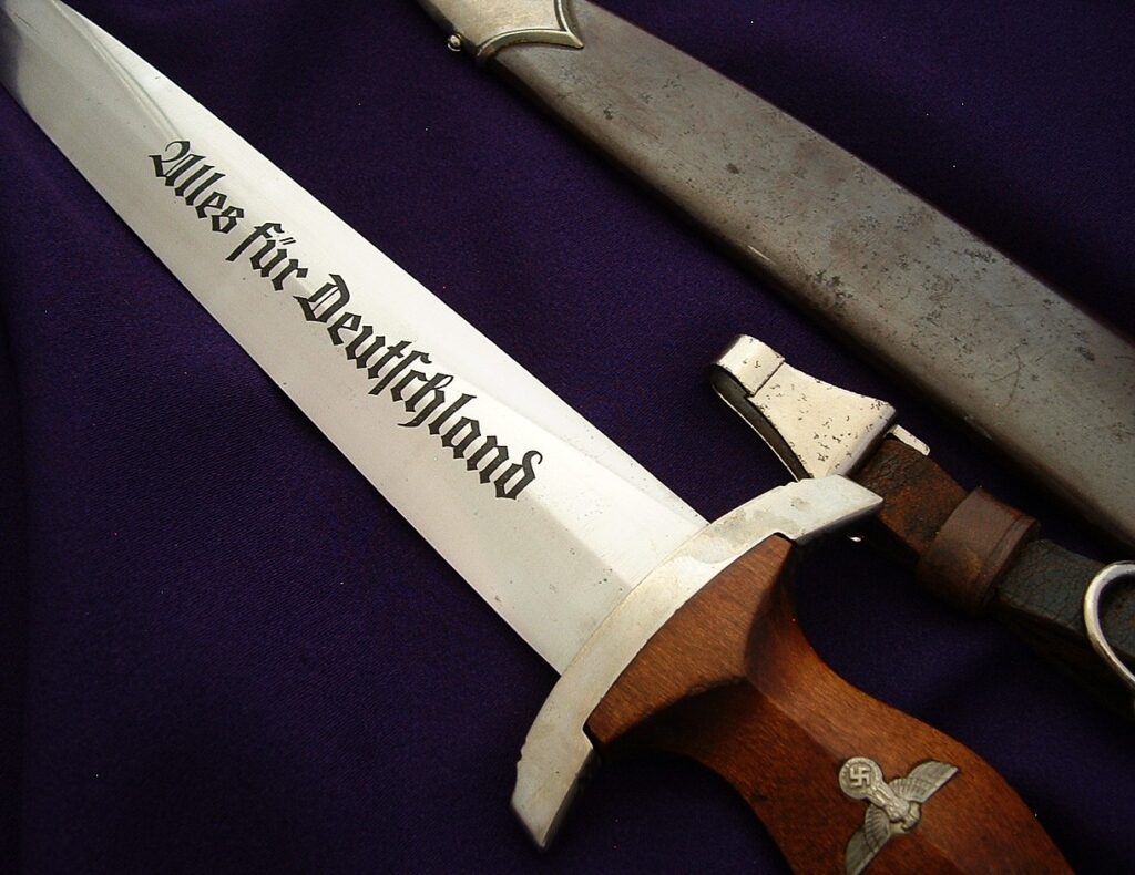 12 - Early Stormtrooper's Dagger by Bohmenachfl - D1220