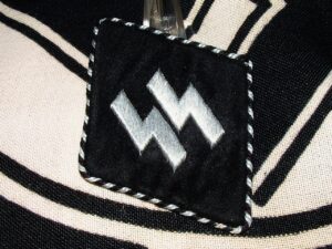 2 - Germanic Tunic Sleeve Diamond - C329