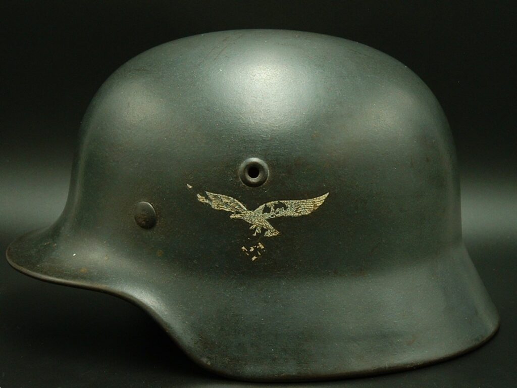 2 - M40 Luft Helmet SE62 - H229