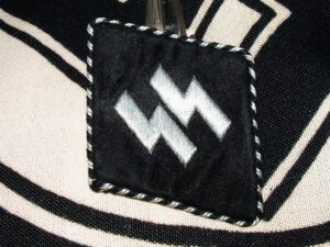 3 - Germanic Tunic Sleeve Diamond - C329