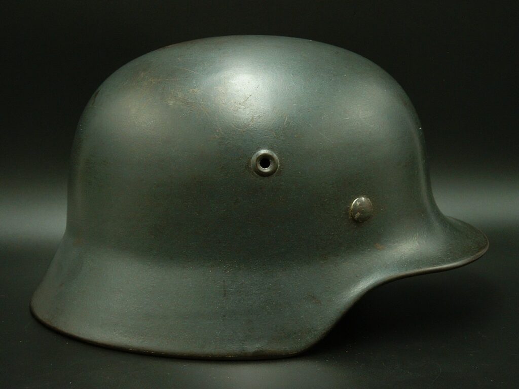 4 - M40 Luft Helmet SE62 - H229