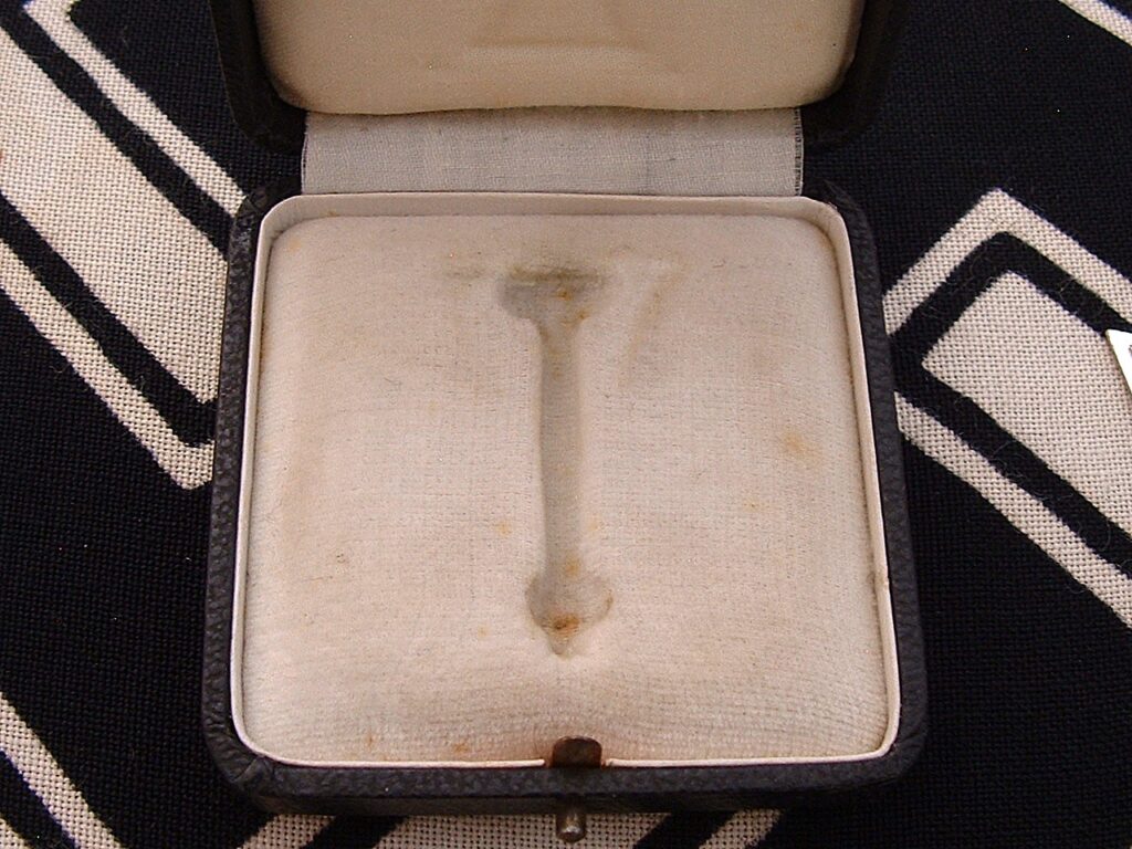 4 - Stunning Cased EKI by W&L - A567