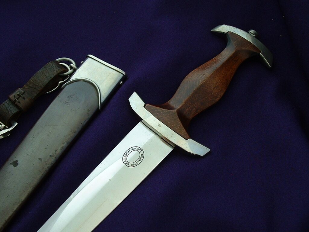 5 - Early Stormtrooper's Dagger by Bohmenachfl - D1220