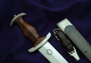 7 - Early Stormtrooper's Dagger by Bohmenachfl - D1220