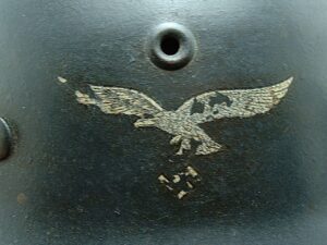 8 - M40 Luft Helmet SE62 - H229