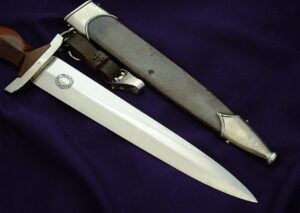 9 - Early Stormtrooper's Dagger by Bohmenachfl - D1220