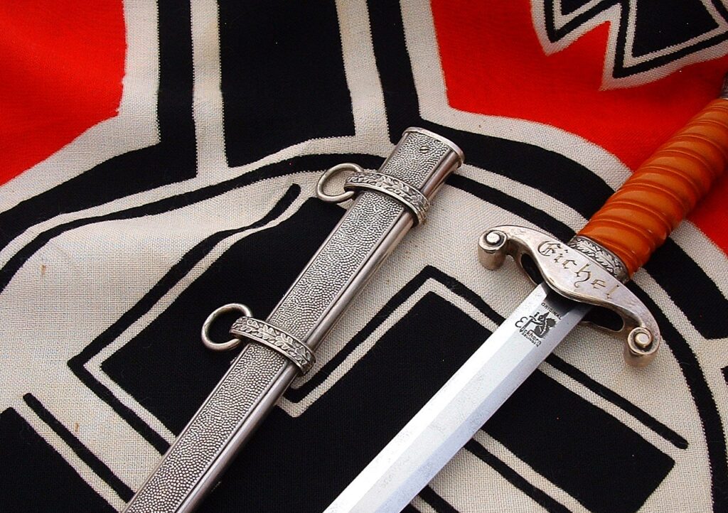 4 - Personalize Heer Dagger to a Major by Eickhorn - D1224