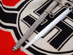 5 - Personalize Heer Dagger to a Major by Eickhorn - D1224