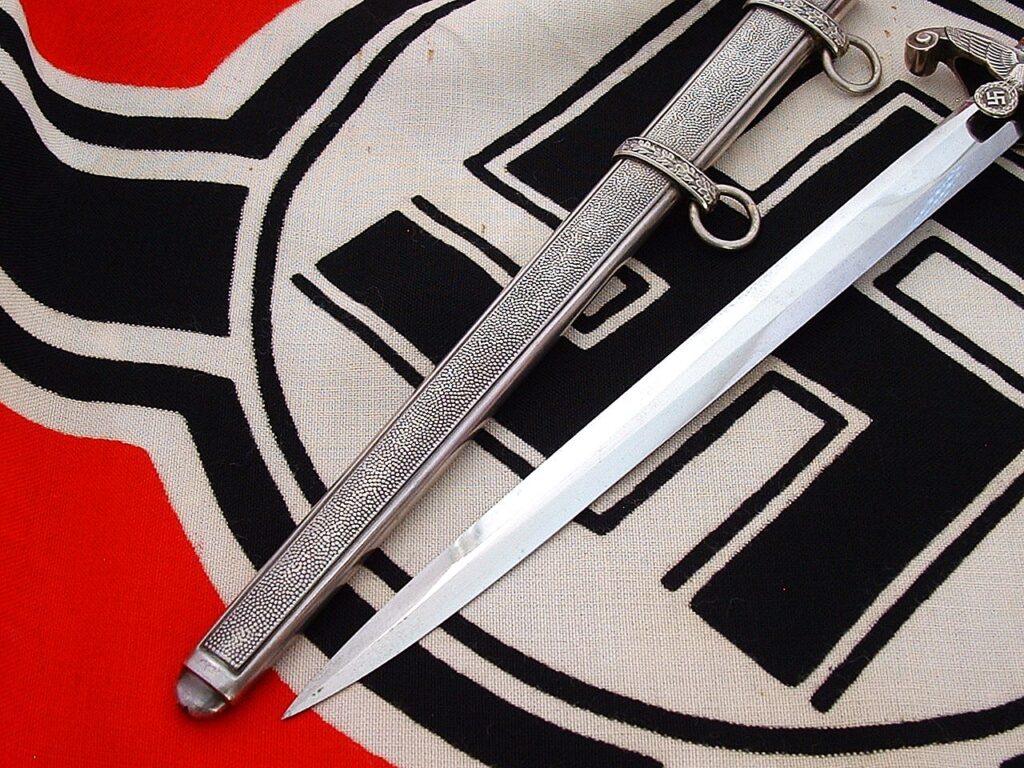 5 - Personalize Heer Dagger to a Major by Eickhorn - D1224