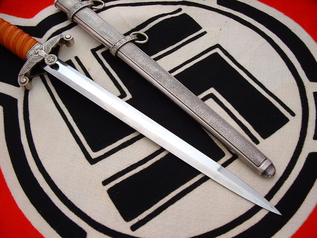 7 - Personalize Heer Dagger to a Major by Eickhorn - D1224