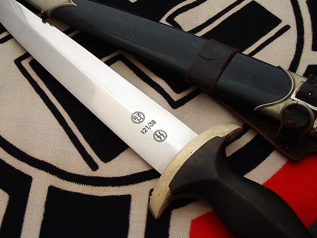 12 - Rare Mid Period M33 SS Dagger by RZM 12138 - RC124