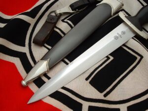 3 - Early Mint M33 SS Dagger by 12034 - RC129